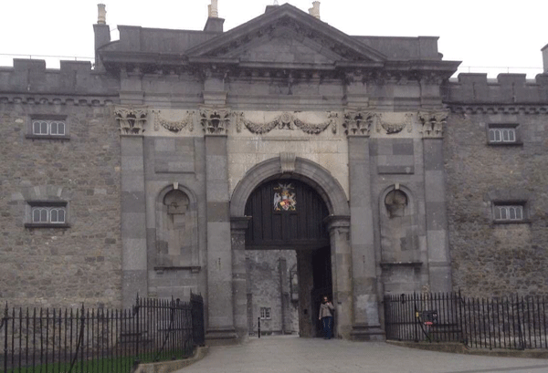 entrance to kilkenny castle